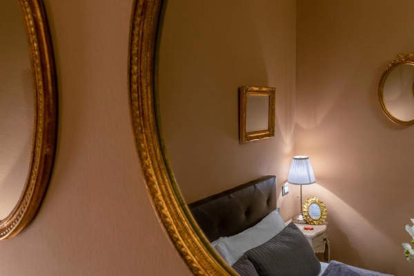 051 Room & Breakfast image 12