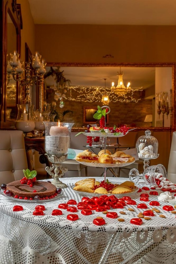 051 Room & Breakfast image 15