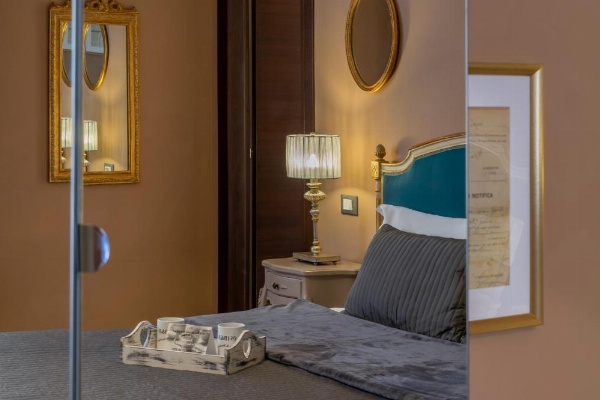 051 Room & Breakfast image 18