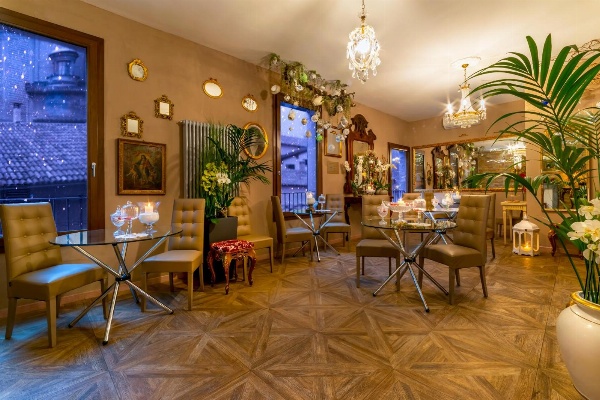 051 Room & Breakfast image 2